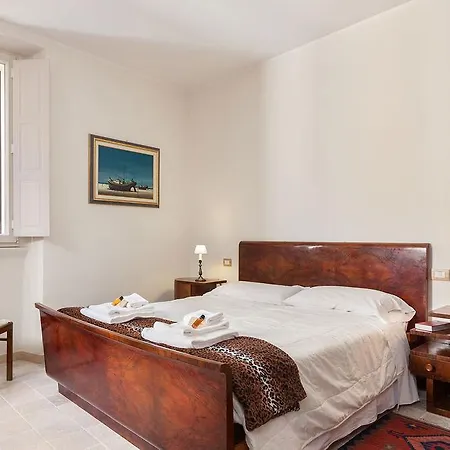 Dimora Storica Palazzo Marescalchi Belli * Rome